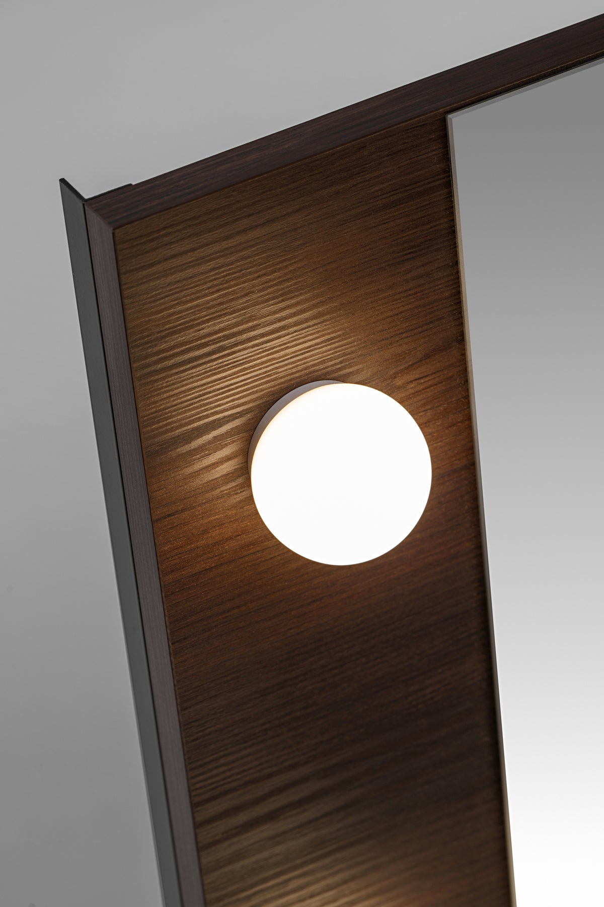 Dorothy Ristretto LED Mirror 60 cm – Ristretto Oak, Hollywood Bulb Lights