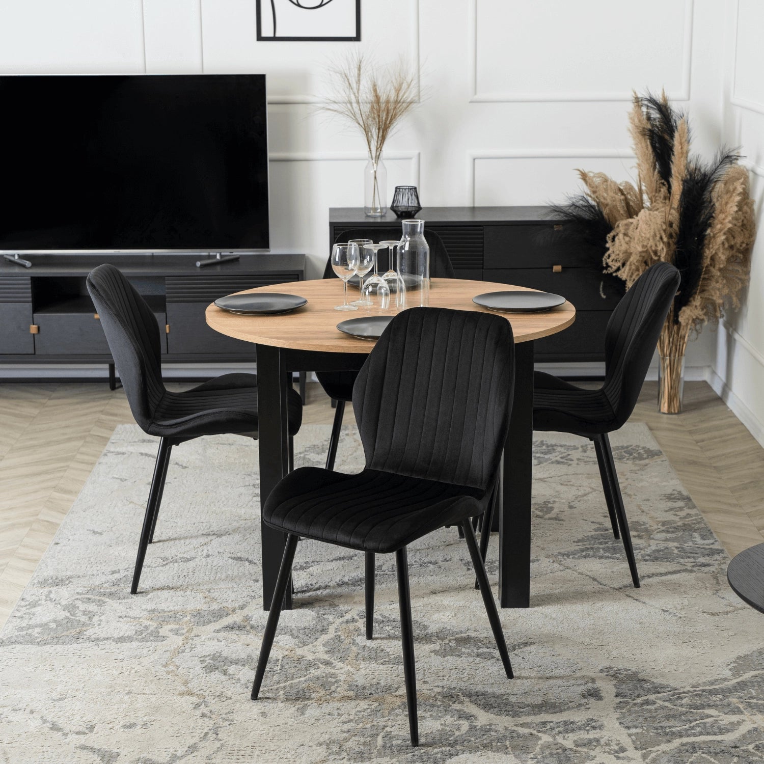 Elite LILAC Black Velvet Chair – A Statement of Elegance & Comfort