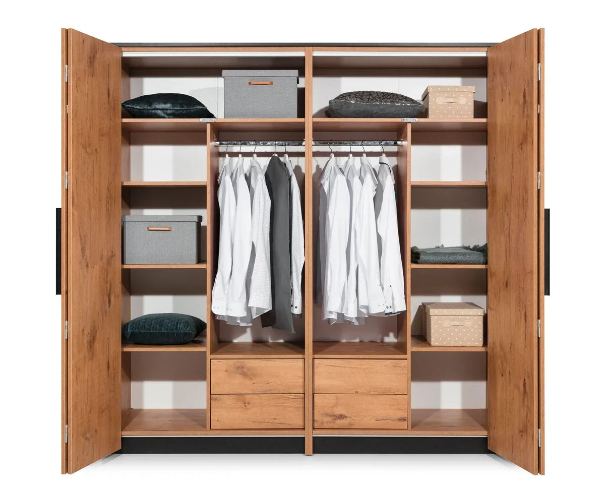 How to Choose the Right Wardrobe – Sliding vs. Hinged, Sizes & Finishes Explained