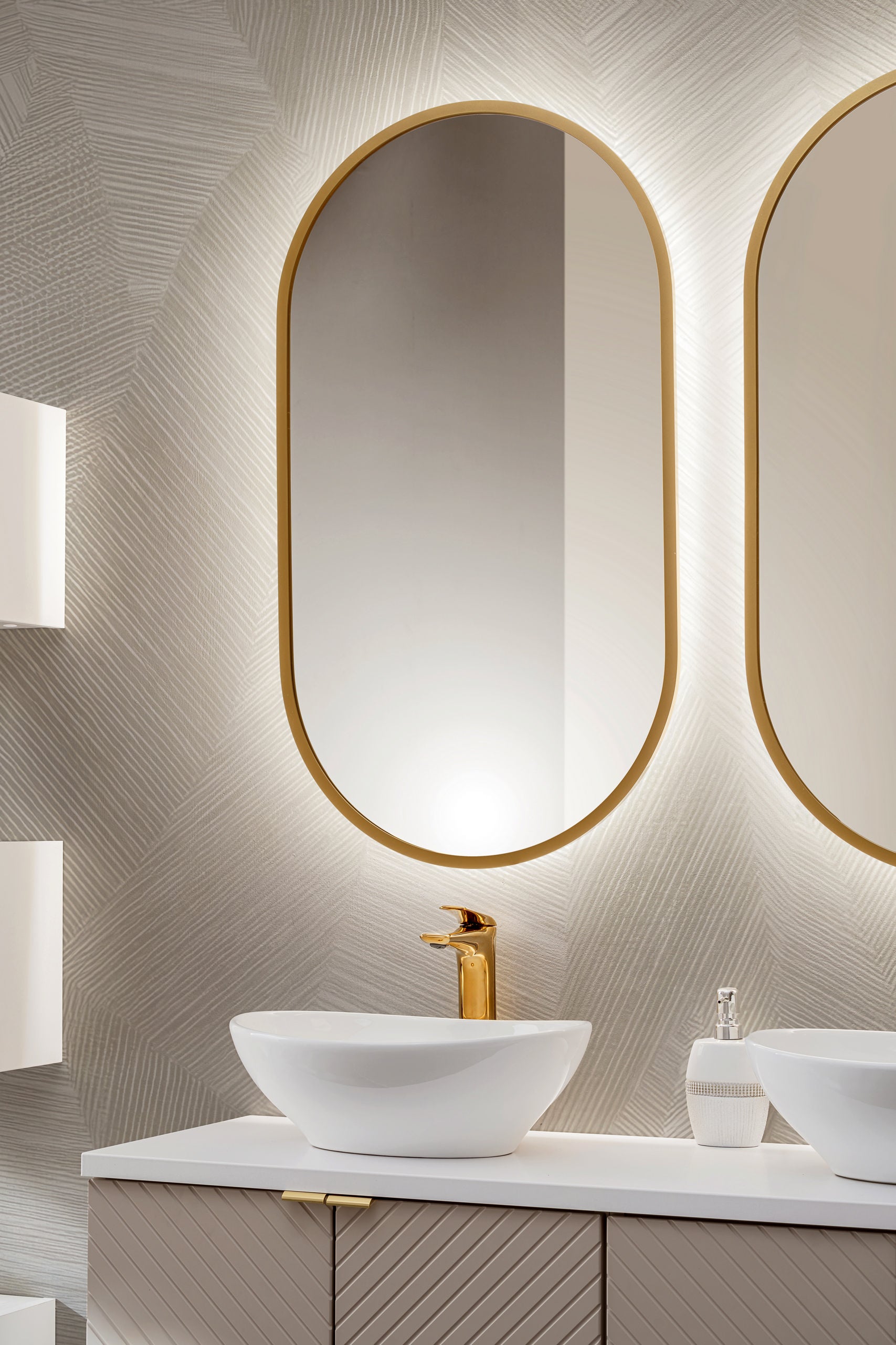 Apollo Gold LED Mirror – 50 x 90 cm