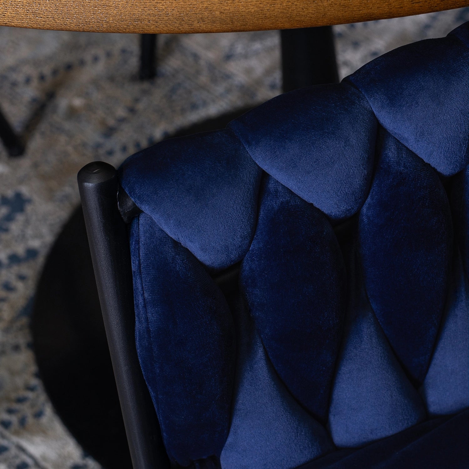 Elite EMPOLI Navy Blue Velvet Chair – Luxurious Comfort & Modern Elegance