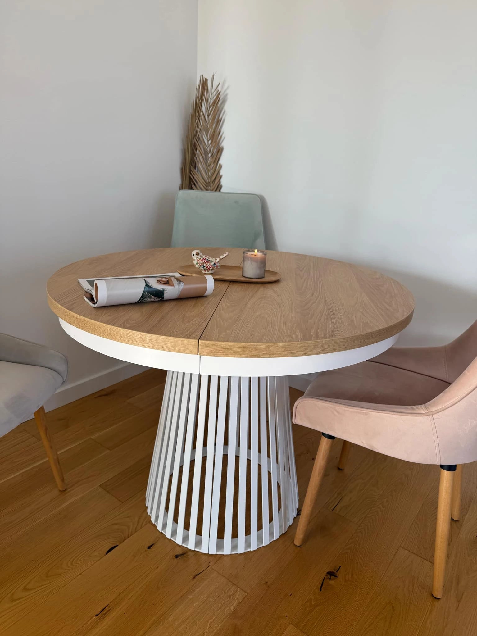 Redpak Nelly Ø100 cm Extendable Dining Table with Metal Slat Base