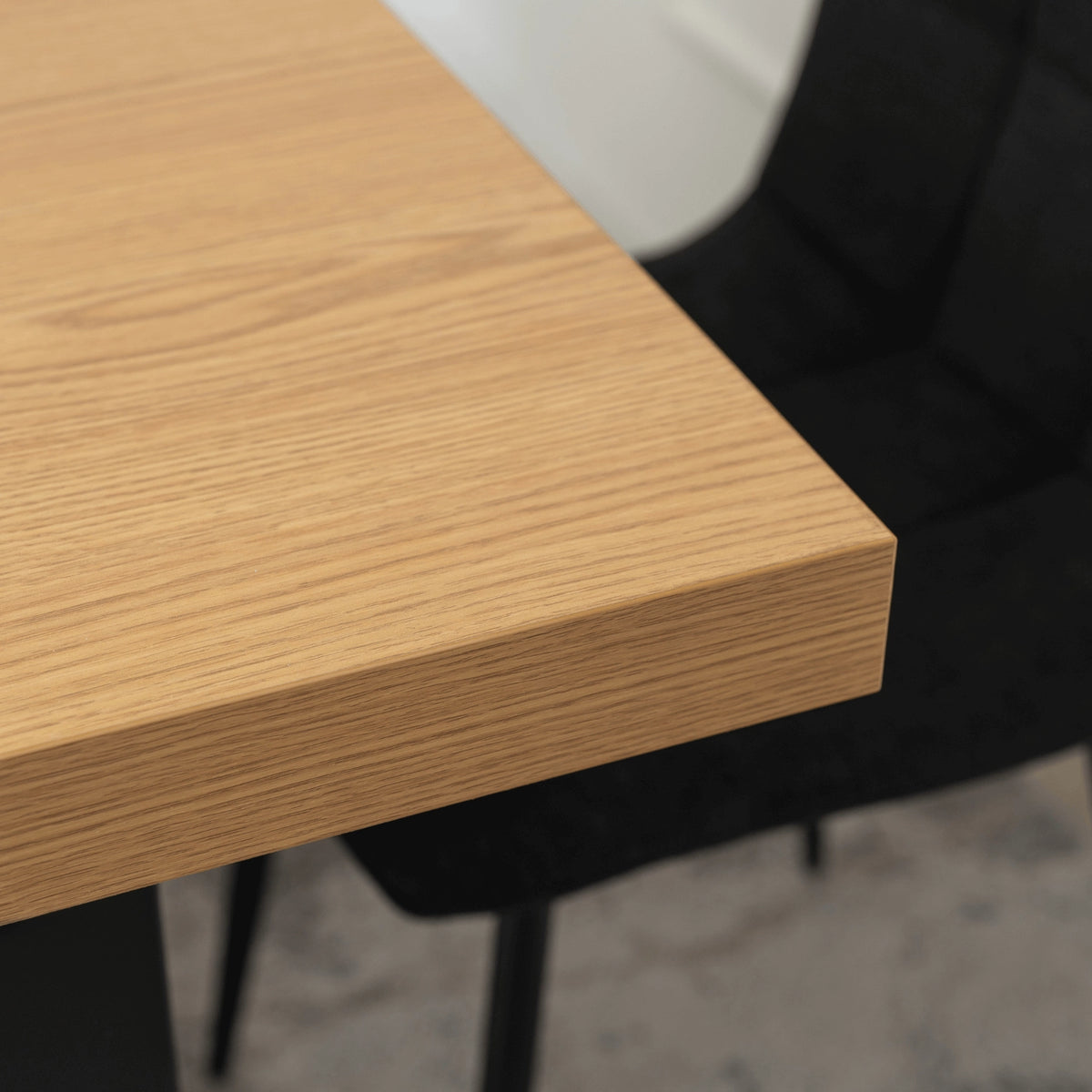 Elite EDWIN Extendable Dining Table – A Blend of Functionality & Moder